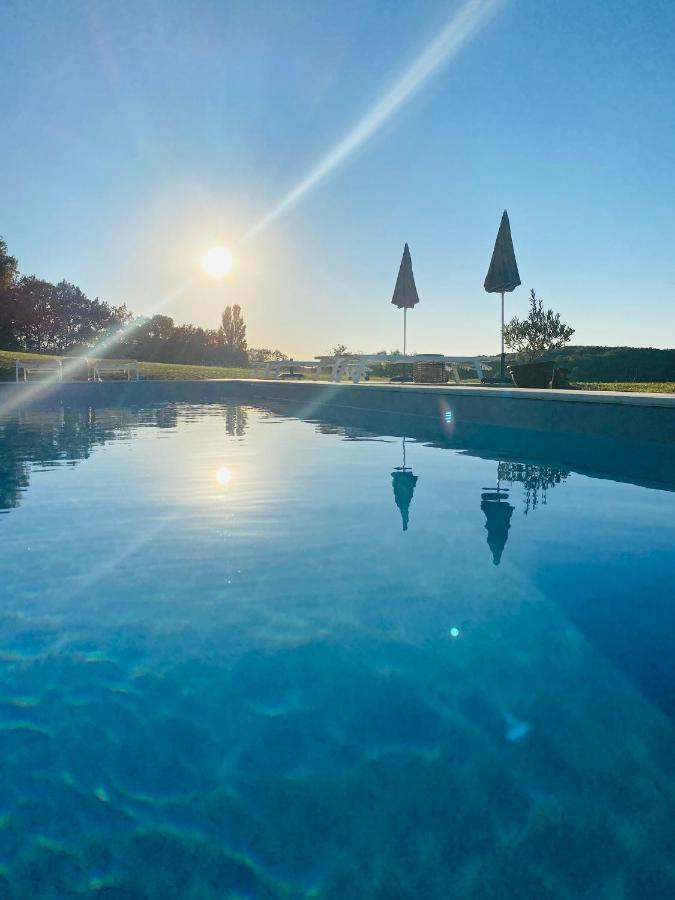 Vila Domaine De Cazal - Gite 2 Pers Avec Piscine Au Coeur De 26 Hectares De Nature Preservee Saint-Cyprien  Exteriér fotografie